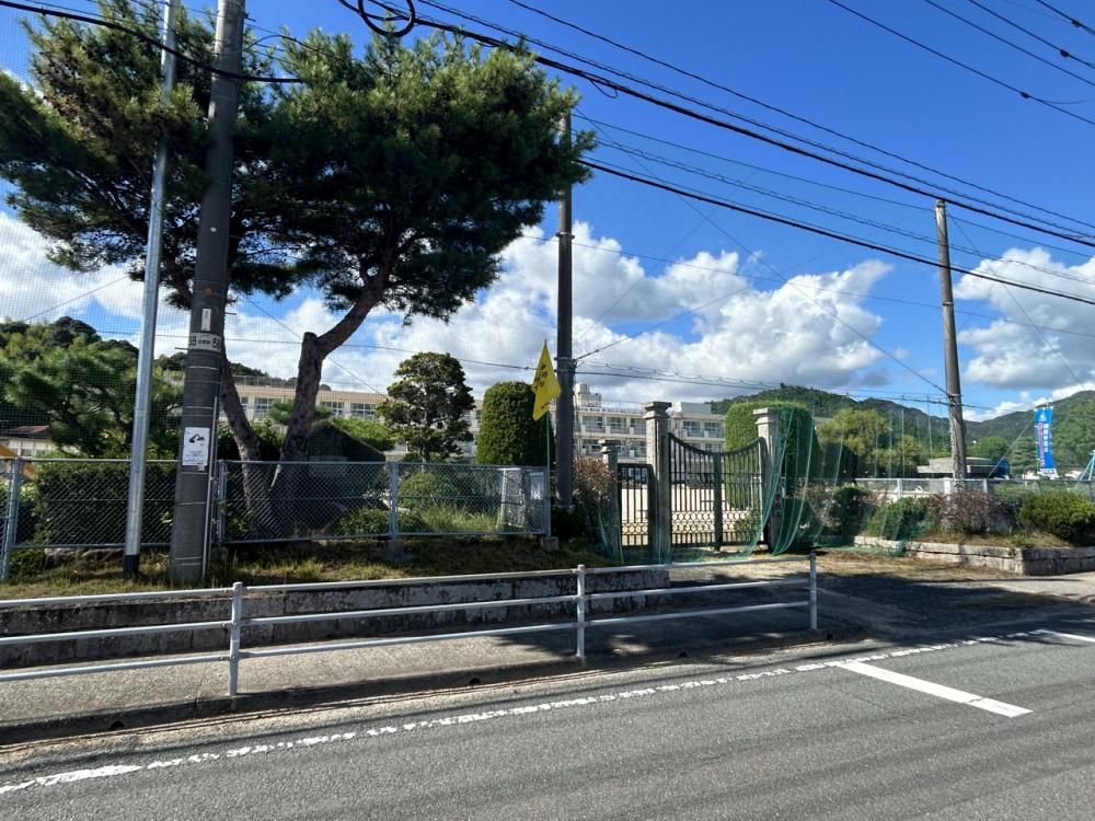 Renovated 4LDK House with Large Garden in Hofu, Yamaguchi - Thumbnail 2