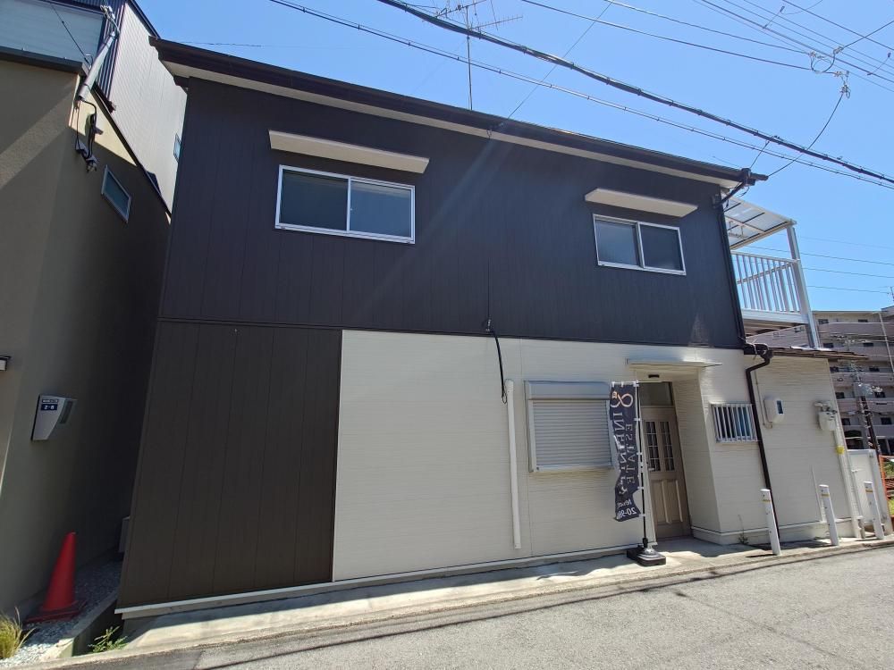 Renovated 2LDK House near Kōnan-Yamate Station, Kobe - Image 1