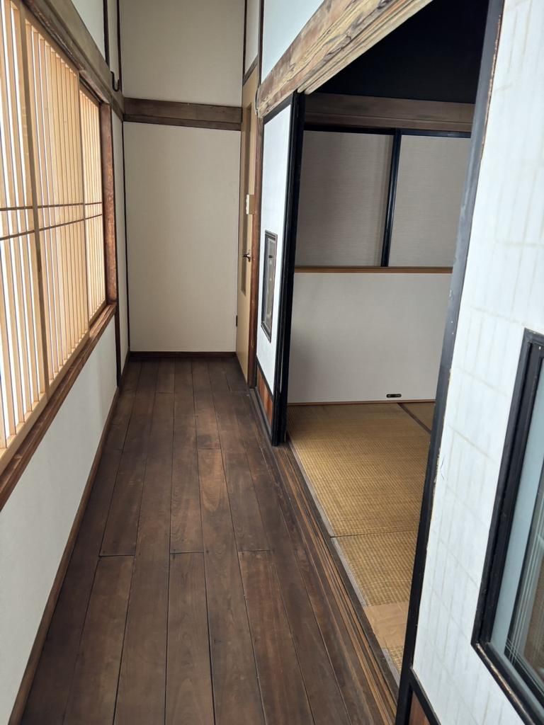 Renovated 6LDK Kominka on 866sqm Land in Shintotsukawa, Hokkaido - Thumbnail 4