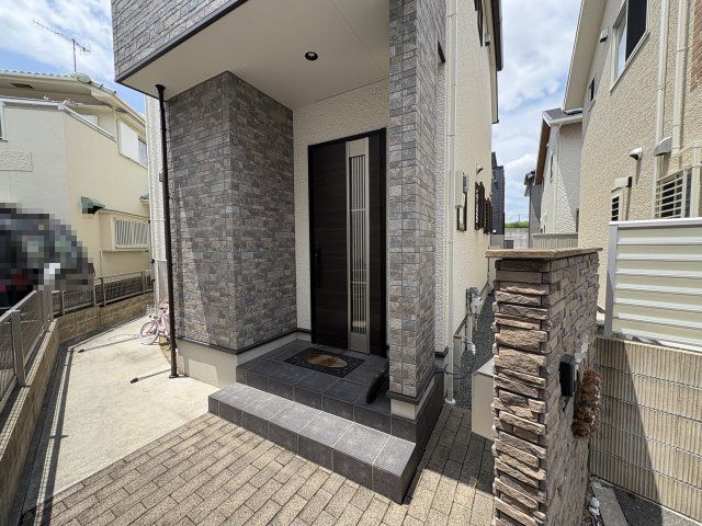 2SLDK House for Sale in Akashi City, Hyogo Prefecture - Thumbnail 2
