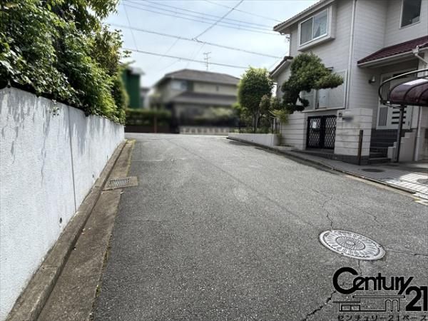 4LDK Family House in Shibi New Town, Nara | 61 Tsubo Corner Lot - Thumbnail 4