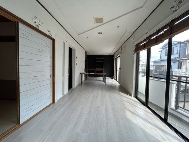 6LDK Detached House for Sale in Ibaraki, Osaka | Spacious Family Home - Thumbnail 2