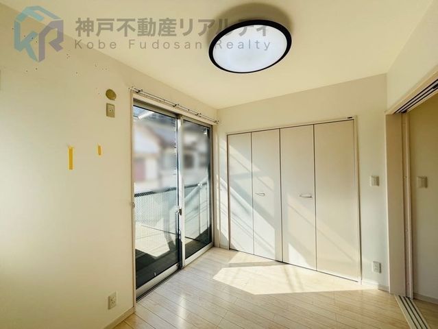 Renovated Corner Lot House near Maiko Station, Kobe - Thumbnail 3