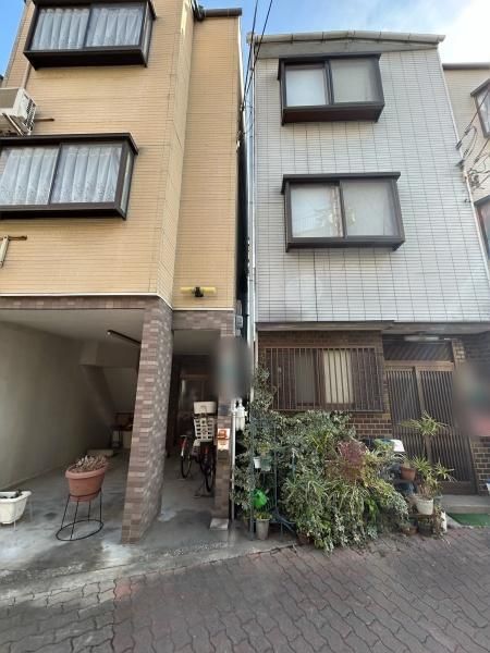 3DK Detached House with Loft for Sale near Midoribashi Station, Osaka - Thumbnail 2