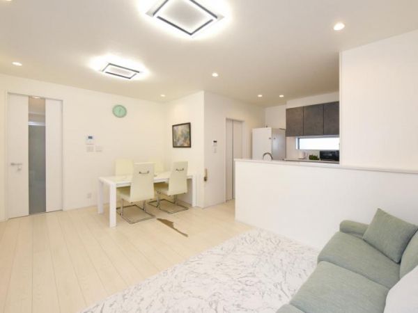Modern 4SLDK House for Sale in Higashiosaka, Osaka - Thumbnail 4