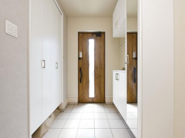 Modern 4SLDK House for Sale in Higashiosaka, Osaka - Thumbnail 3