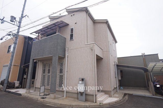 4LDK Detached House Near Hiraoka Station, Higashiosaka - Thumbnail 2