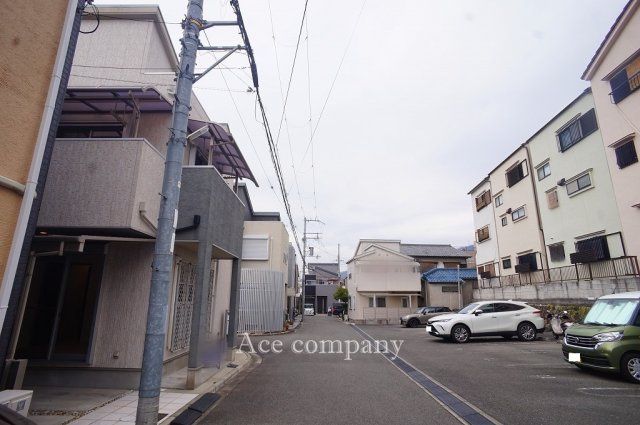 4LDK Detached House Near Hiraoka Station, Higashiosaka - Thumbnail 3