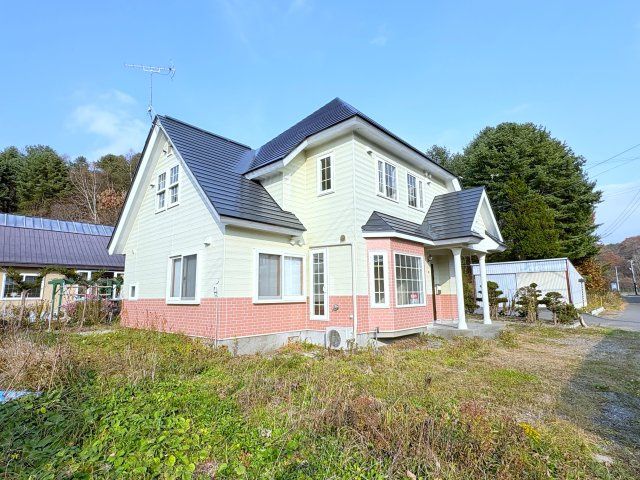 Renovated 4SLDK House with Parking in Tomakomai, Hokkaido - Thumbnail 4