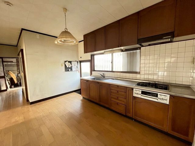 Spacious 4DK Traditional House with Parking in Hofu, Yamaguchi - Thumbnail 4