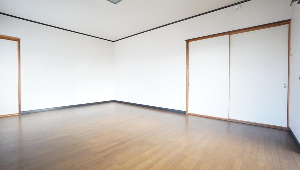 3LDK Steel House with Garage Near Tomida Station, Yokkaichi - Thumbnail 4