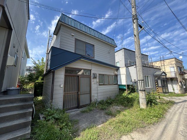 127-Year-Old 4LDK House for Sale in Otaru, Hokkaido - Thumbnail 2