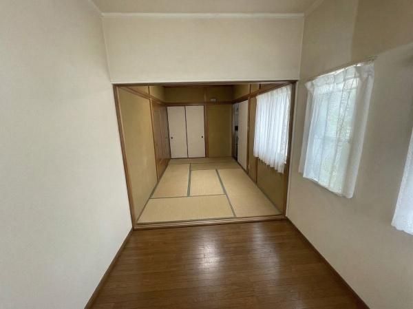 5K Terrace House for Sale in Itami City, Hyogo - Thumbnail 2