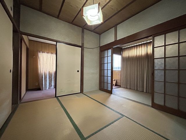 5DK Wooden House for Sale in Shimonoseki, Yamaguchi - Thumbnail 2