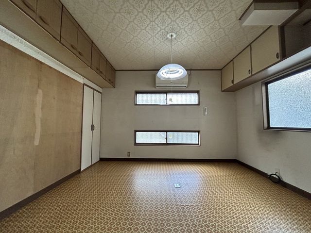 5DK Wooden House for Sale in Shimonoseki, Yamaguchi - Thumbnail 3