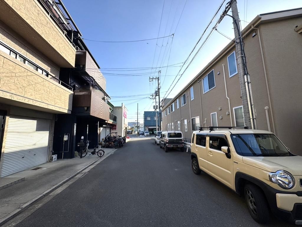 4SLDK Detached House for Sale in Kadoma, Osaka | Built 2003 - Thumbnail 2