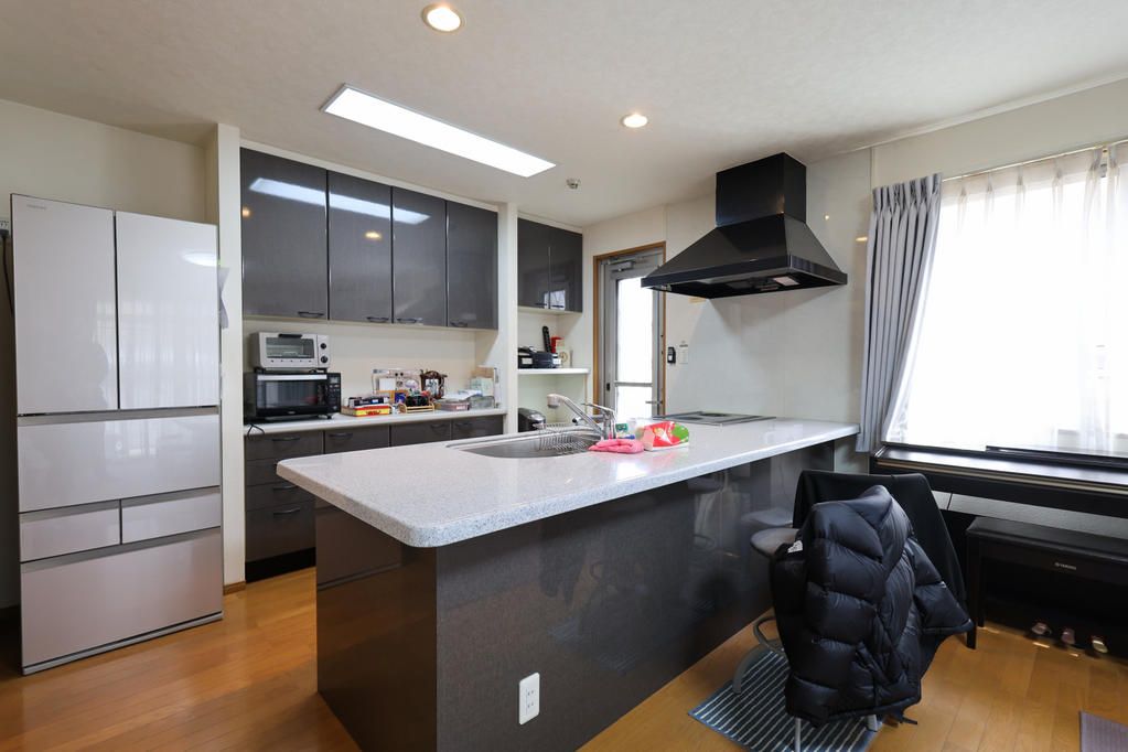 Spacious 4LDK Family Home in Uchinada's Shiranahidai New Town - Thumbnail 4