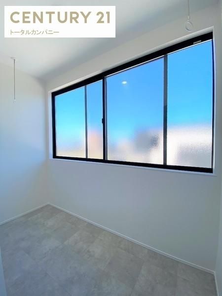 Modern 3LDK House for Sale in Miyazaki City, Miyazaki - Thumbnail 2