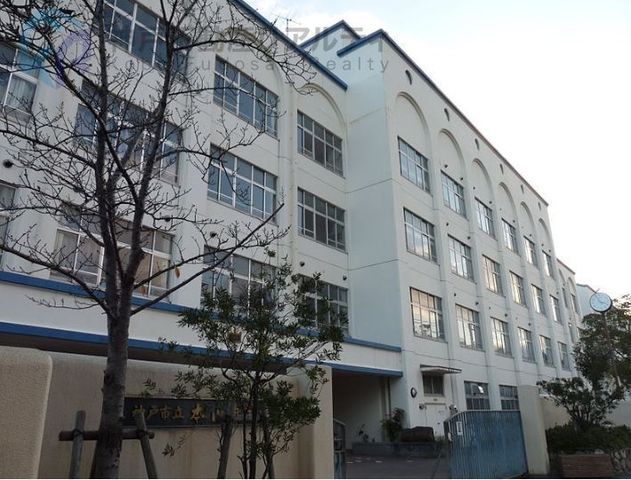 Renovated 2LDK House for Sale near Okamoto Station, Kobe - Thumbnail 4