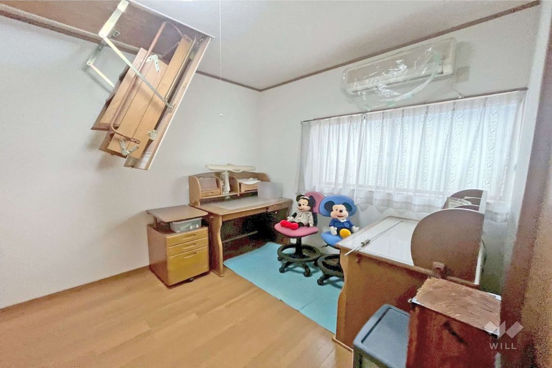 5LDK Three-Story House for Sale in Settsu City, Osaka - Thumbnail 4