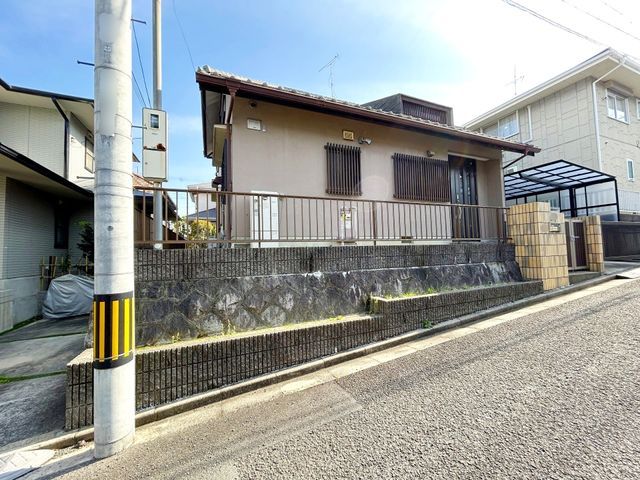 4SLDK Detached House for Sale in Takatsuki, Osaka - Thumbnail 2