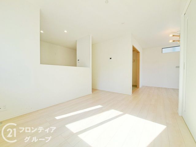4LDK House for Sale Near Hiramatsu Station in Himeji - Thumbnail 3