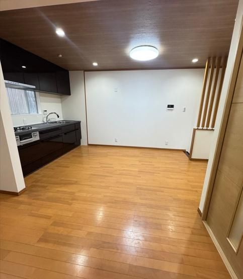 Renovated 3LDK House near Minami-Tatsumi Station, Osaka - Thumbnail 2