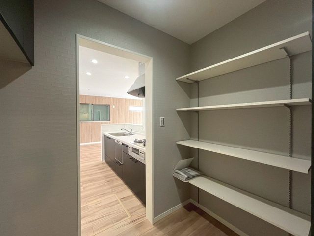 New 4LDK House for Sale in Higashiosaka, Osaka - Thumbnail 2