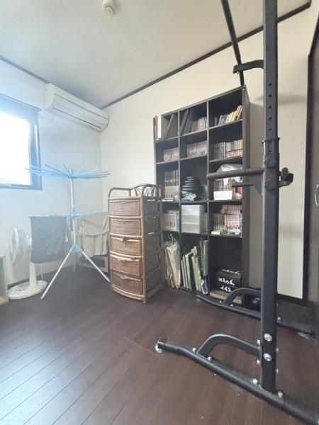 3LDK Wooden House for Sale in Ikuno Ward, Osaka - Thumbnail 2