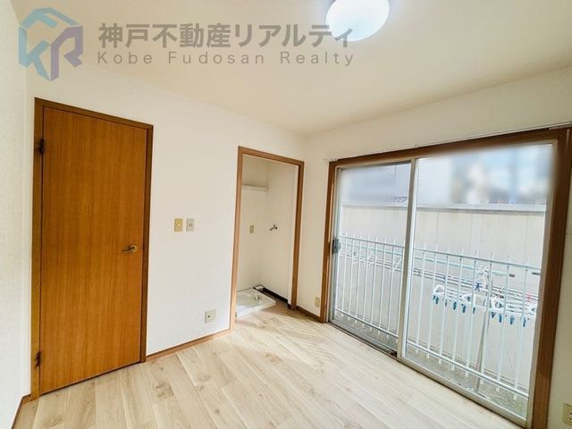 Renovated 3DK House Near Uezawa Station, Kobe | 1500万 Yen - Thumbnail 2