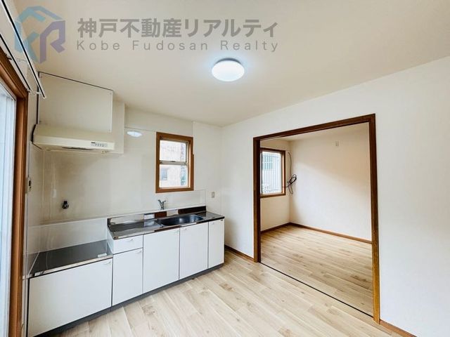 Renovated 3DK House Near Uezawa Station, Kobe | 1500万 Yen - Thumbnail 3