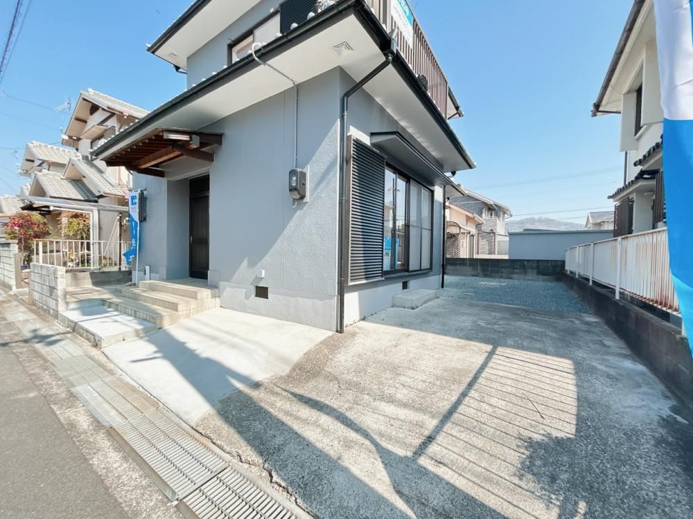 Renovated 3LDK House in Taishi, Hyogo | 19.5-jo LDK, 2 Parking - Image 1