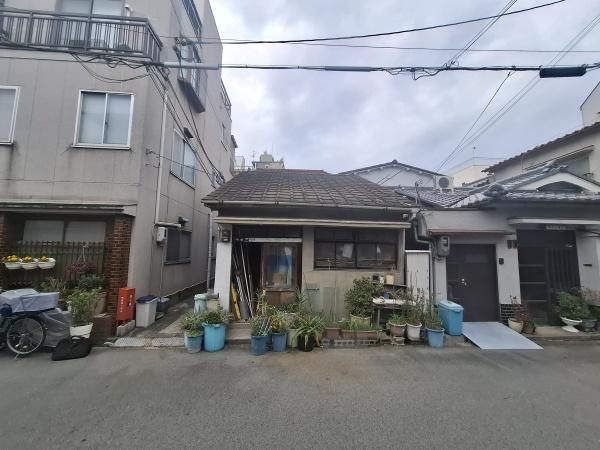 76-Year-Old 2K House on Large Plot Near Chidoribashi Station, Osaka - Thumbnail 2