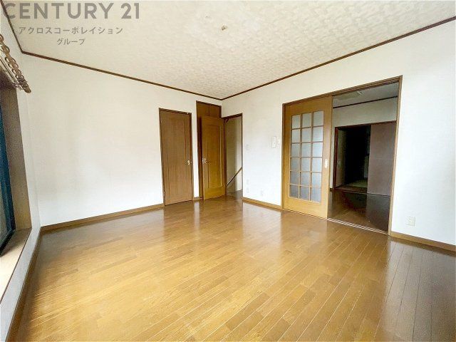 6SLDK Detached House for Sale in Itami, Hyogo | 154.79 sqm - Thumbnail 4