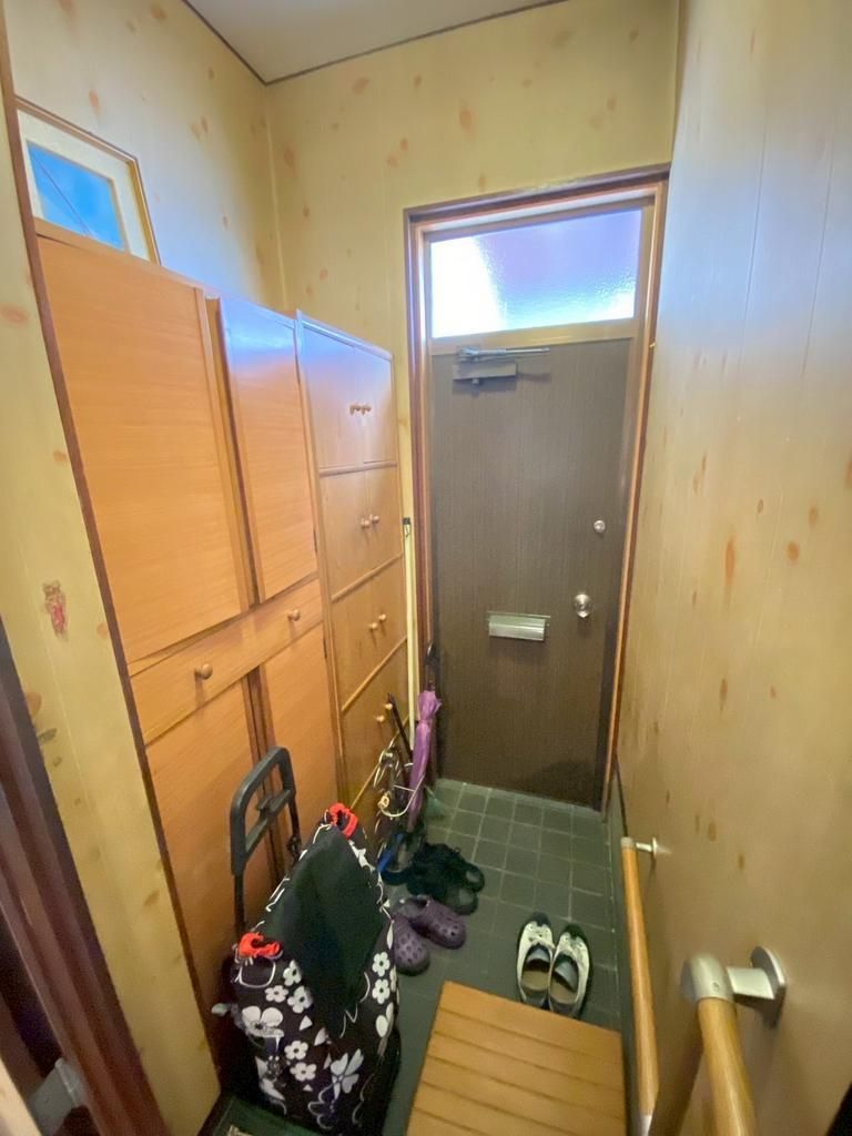 3DK Detached House for Sale in Higashiosaka, Osaka - Thumbnail 2