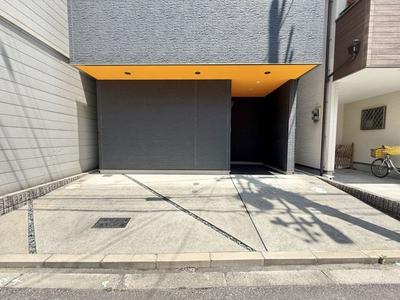 2SLDK House for Sale in Kita-ku, Osaka - 123sqm — Front_door, Kita, Osaka