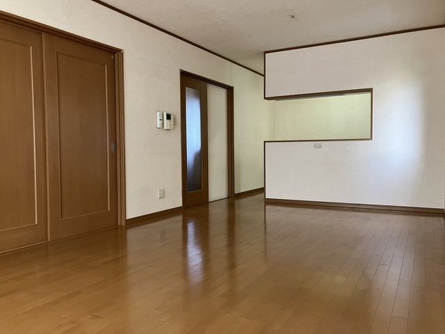 4SLDK House for Sale in Yokkaichi, Mie - 132.5㎡ - Thumbnail 3