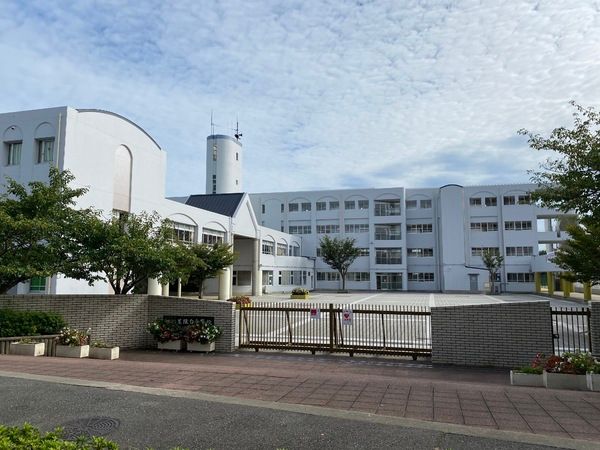 8LDK RC House for Sale in Seiryo-dai, Kobe - Thumbnail 4