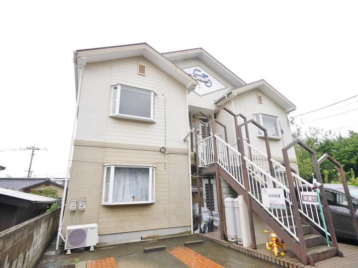 Primavera Apartment for Rent in Wakamatsu-ku, Kitakyushu - Thumbnail 2