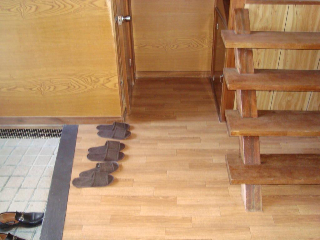 Renovated 5LDK House in Otaru with Ocean View and Large Garage - Thumbnail 2