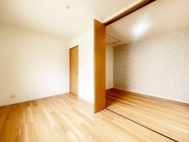 Renovated 4LDK House Near Dembo Station in Konohana Ward - Thumbnail 4