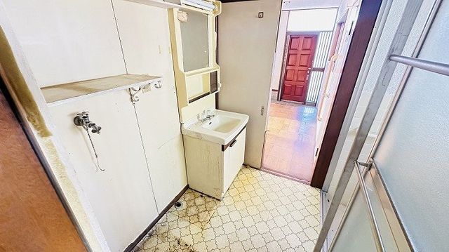 4LDK Detached House for Sale in Kumatori, Osaka - 57 Tsubo Land - Thumbnail 2