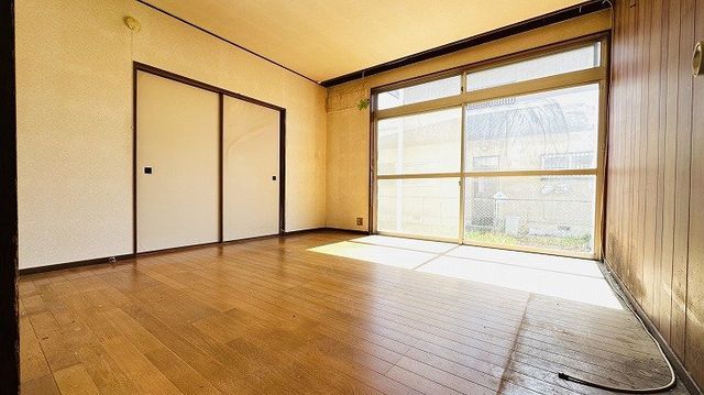 4LDK Detached House for Sale in Kumatori, Osaka - 57 Tsubo Land - Thumbnail 3