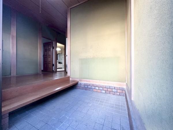 8DK Family Home Near Shuntokumichi Station, Higashi-Osaka - Thumbnail 3