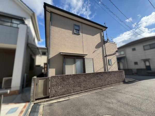 3LDK House for Sale in Wakayama City, Wakayama Prefecture - Thumbnail 2