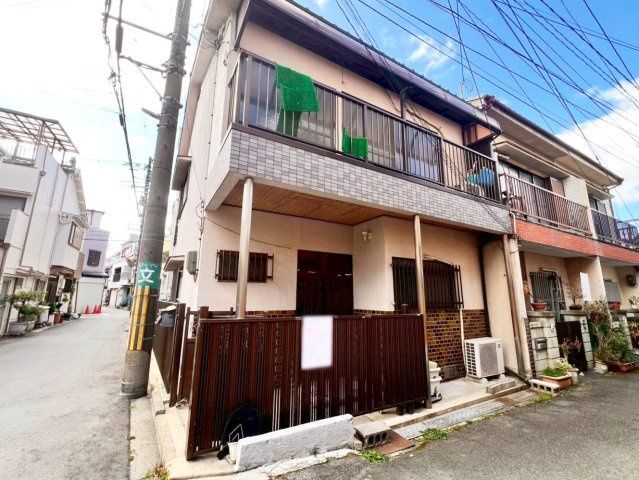 5DK Townhouse for Sale in Toyonaka, Osaka Prefecture - Thumbnail 4