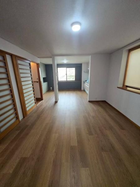 3LDK Detached House for Sale in Higashiyodogawa, Osaka - Thumbnail 2