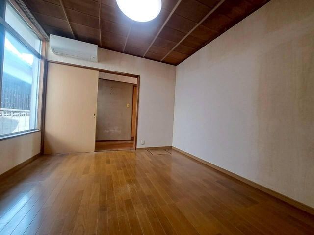 5DK House in Hofu Yamaguchi - Spacious Traditional Home for Sale - Thumbnail 4