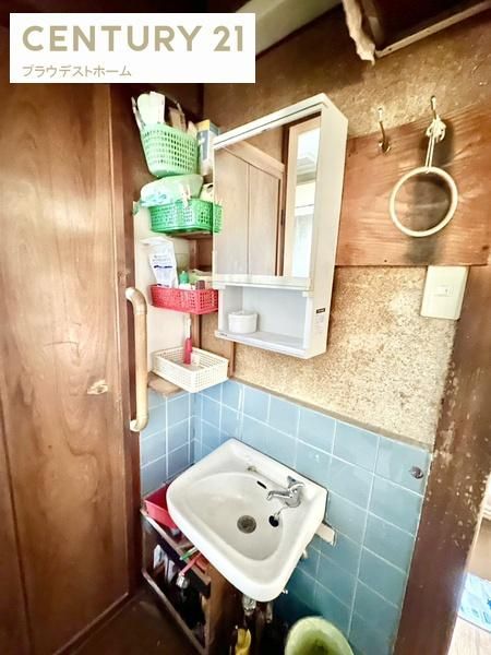 3DK House for Sale in Neyagawa, Osaka | 45.7 sqm - Thumbnail 3