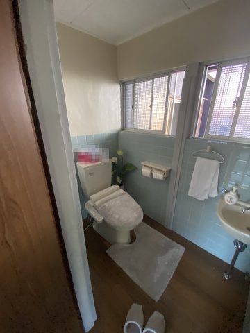 6LDK Detached House with Large Garden in Wakayama City - Thumbnail 2